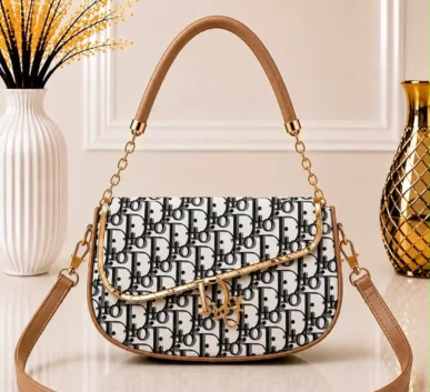 Patterned shoulder bag with gold-tone chain strap
