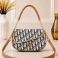 Patterned shoulder bag with gold-tone chain strap