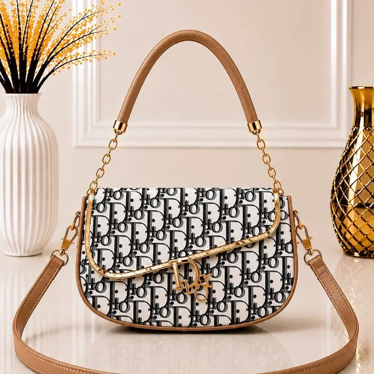 Patterned shoulder bag with gold-tone chain strap