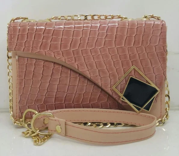 Pink crocodile-pattern shoulder handbag with gold chain strap